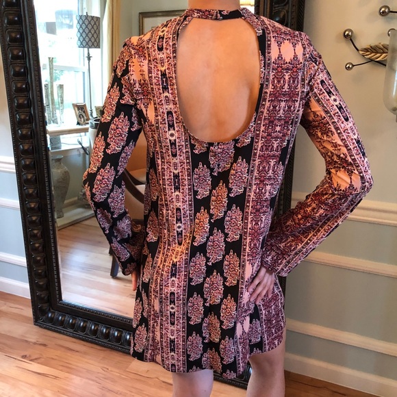 ⬇️price drop ⬇️HP👏🏽⭐️BCBG colorful dress with designs - Picture 6 of 9